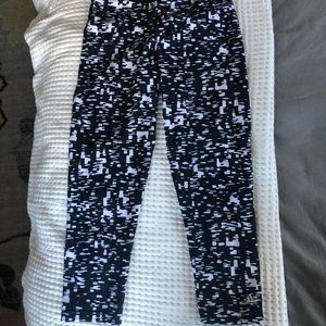Black & white cropped adidas leggings